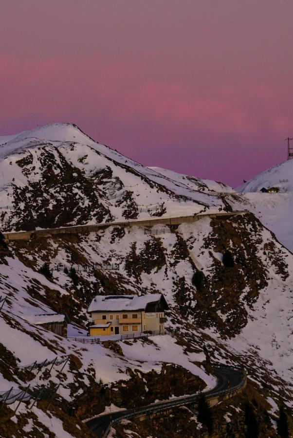 Enzianhütte Berggasthaus St. Leonhard in Passeier Exterior foto
