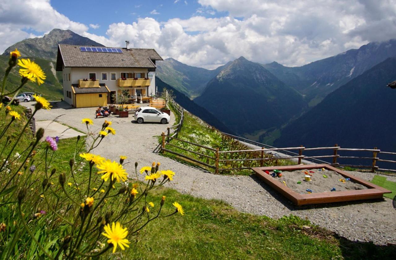 Enzianhütte Berggasthaus St. Leonhard in Passeier Exterior foto